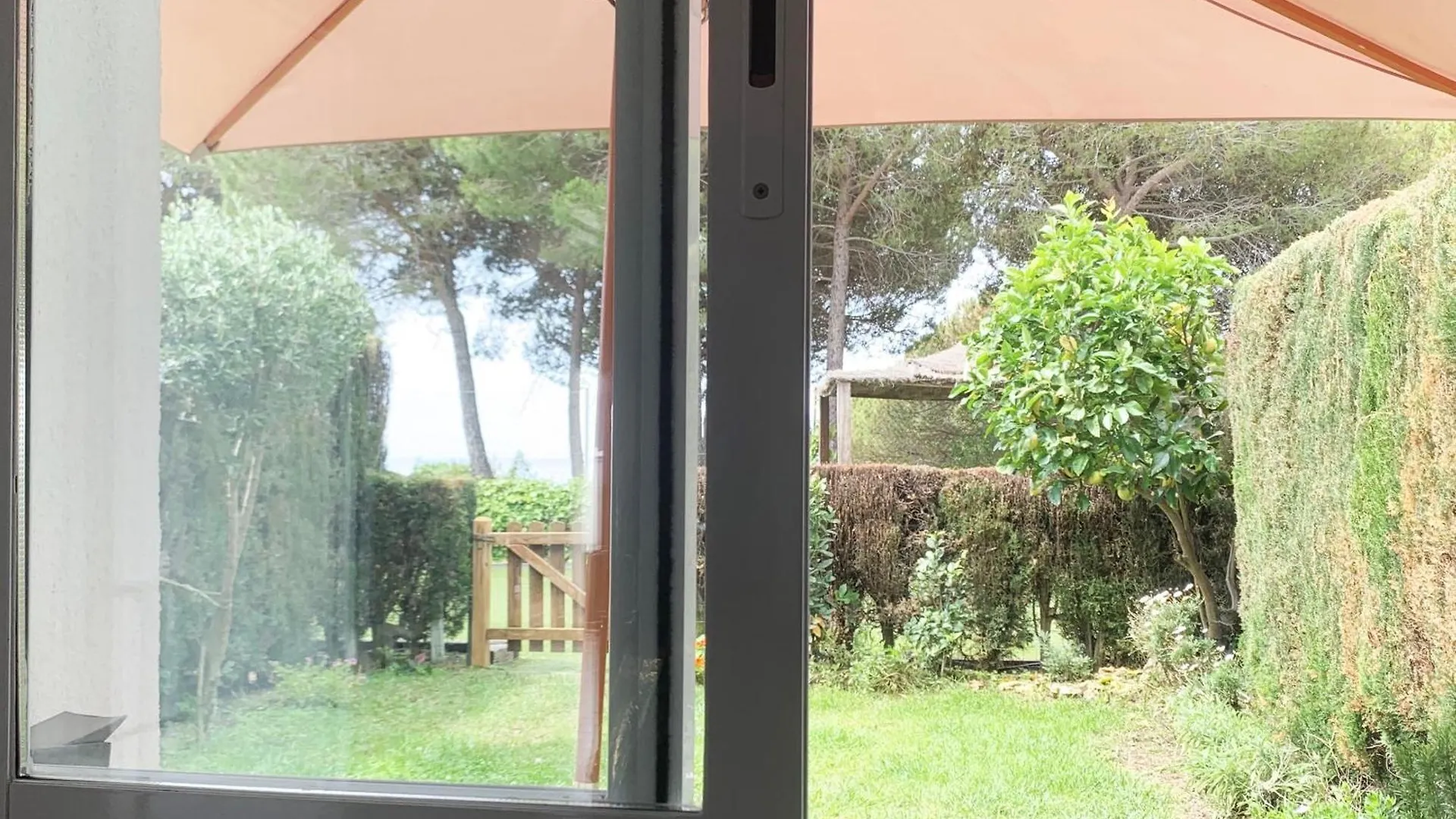Your Pet-Friendly Home In Sant Pol سان بول ذي مار بيت للعطل